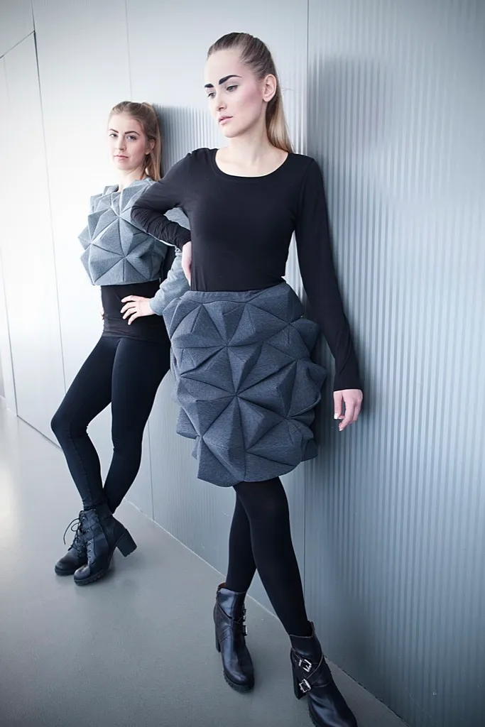 kolorowe, neonowe pomadki do ust. Dobrane do urody modelek