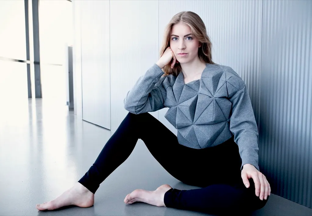 Makijaż fashion. stylizacja włosów fashion