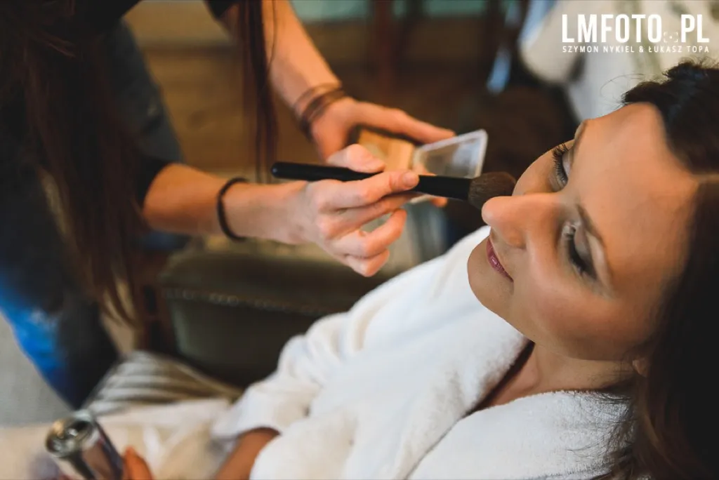 sesja zdjęciowa Zamek Korzkiew. sesja zdjęciowa: Cherry Ballart makijaż: Sylwia Hubicka włosy: salon Colette