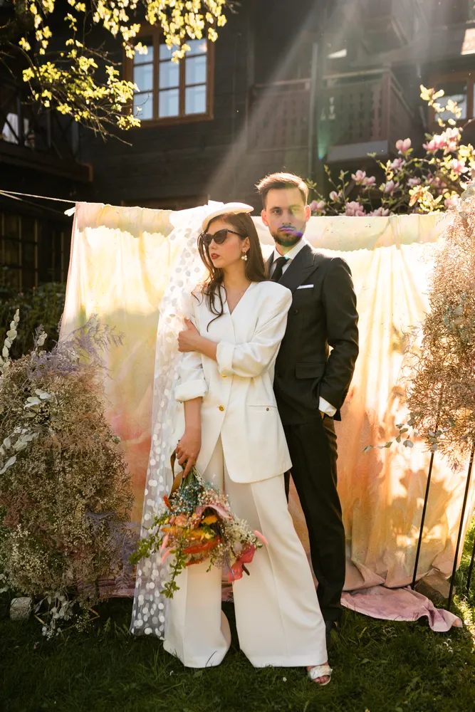 Makijaż ślubny Panny Młodej i makijaż druhen/świadkowych. Jeden typ makijażu dla każdej z Pań. Makijaż podkreślający kobiecość i współgrający z typem urody i kolorystyką sukni wieczorowej. Makijaże wykonane w hotelu w Krakowie